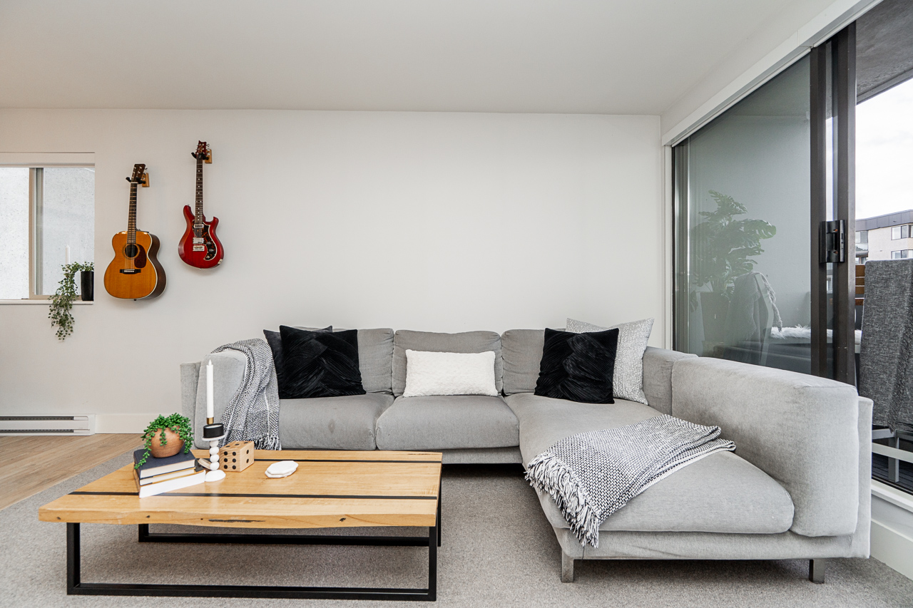 #1202 - 110 W. 4th Street